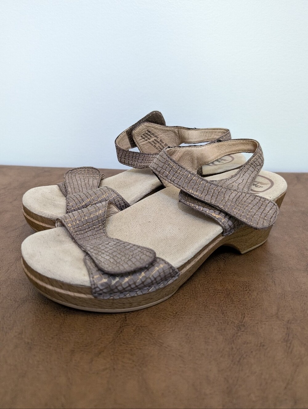Dansko Sonnet Snake Print Platform Wood Heel Comfort Sandals 37